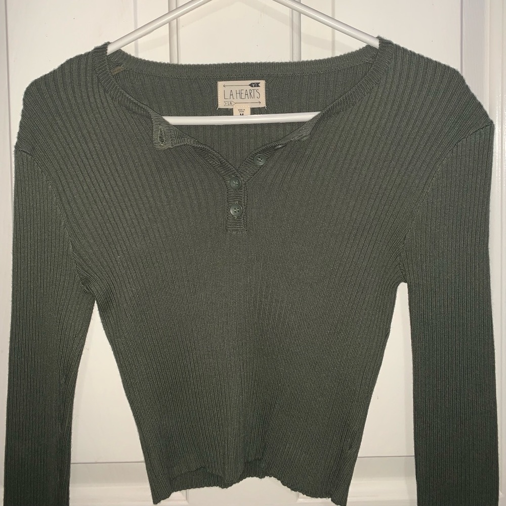 Army green fitted cropped & ribbed henley